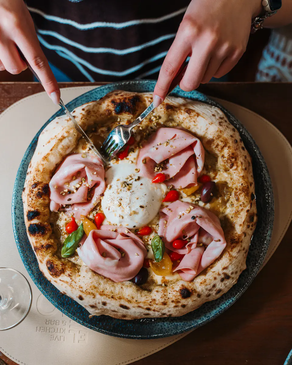Pizza iz jelovnika restorana El Rio Rijeka